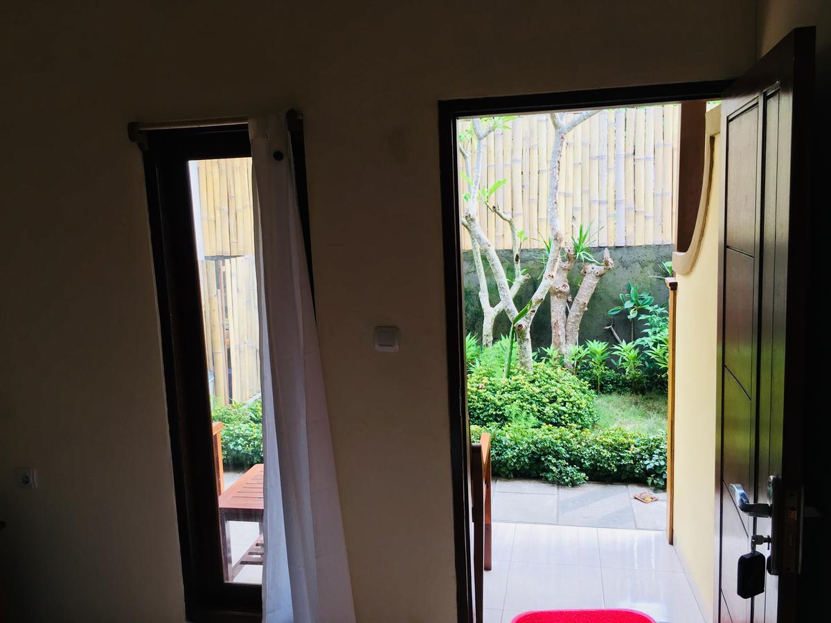 Yudhist Guest House Nusa Lembongan  Exterior photo